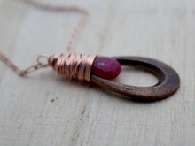 Load image into Gallery viewer, Bleeding Love Necklace