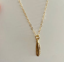Load image into Gallery viewer, Gold Necklace Feather
